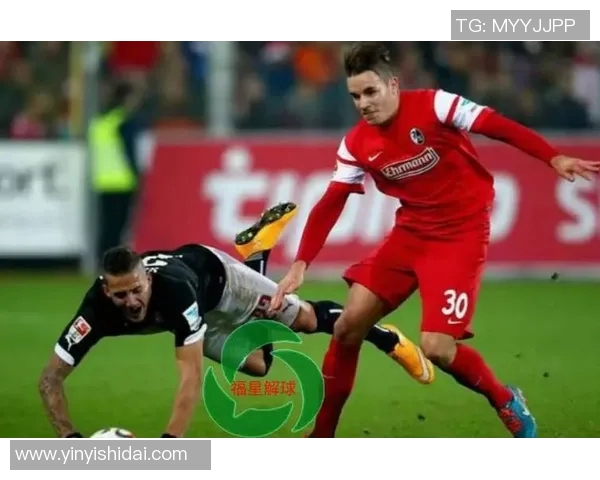 门兴与弗赖堡激战正酣赛场精彩瞬间不断上演