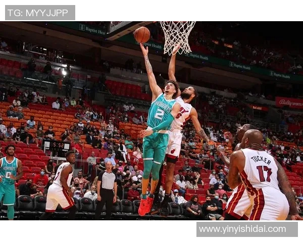 丹佛掘金与夏洛特黄蜂激战正酣谁能在NBA赛场上笑到最后