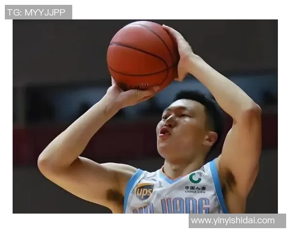 李根：从篮球场上的拼搏到生活中的坚持，展现不屈精神与奋斗历程