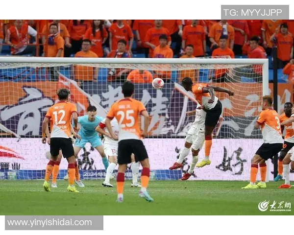 莫德里奇：足球场上的艺术家与战士，传奇生涯的背后故事与成就解析