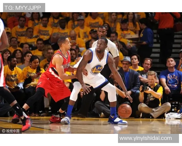 勇士与开拓者激战正酣腾讯直播精彩瞬间回顾与分析