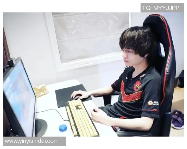 城市赛分析:FPX团队协作的卓越表现与战术执行力探讨