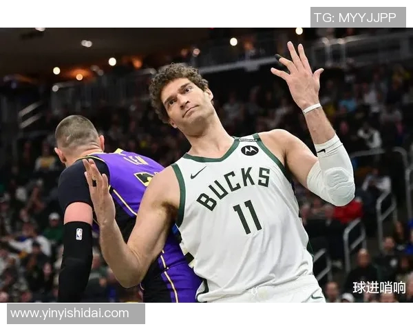 布鲁克洛佩斯:从篮球场上的巨人到全能战士的华丽蜕变 布鲁克洛佩斯:从篮球场上的巨人到全能战士的华丽蜕变