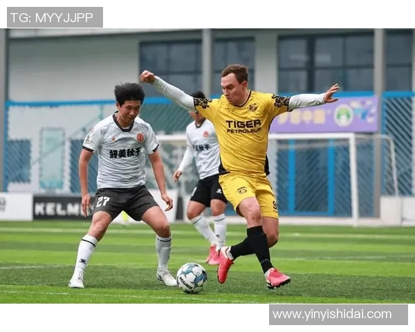 斯拉维与中日球队激战正酣谁能在这场对决中笑到最后