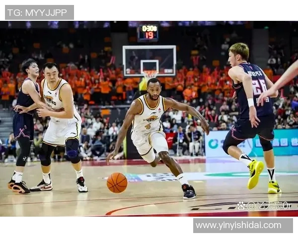 杭州篮球队意识争议引发热议球迷对战术与团队合作的深思